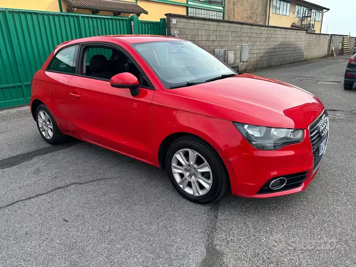 Usata Audi A1 86 CV (63 kW) 2012 Grigio Utilitaria