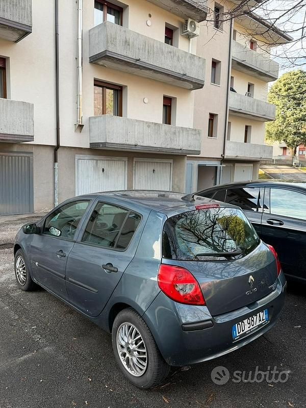 Usata Renault Clio III 2005 Berlina