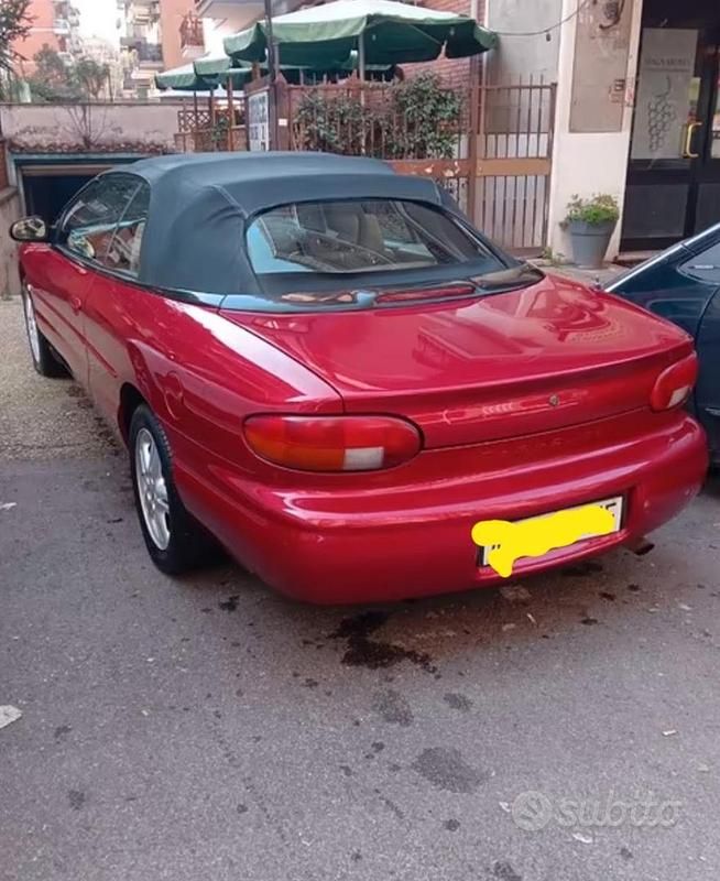 Usata Chrysler Stratus 132 CV (97 kW) 1997 Rosso Cabrio