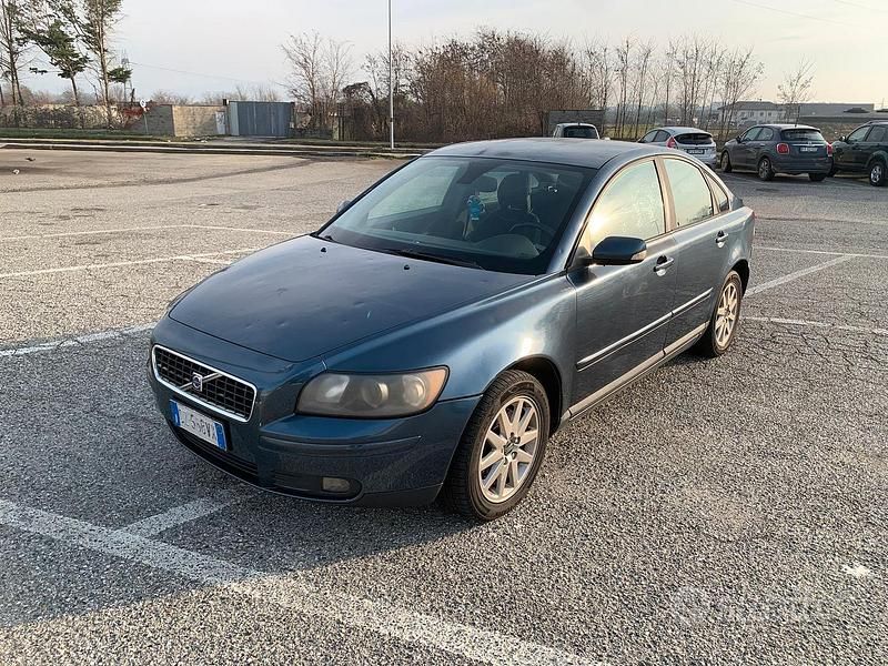 Usata Volvo S40 150 CV (110 kW) 2005 Blu Berlina
