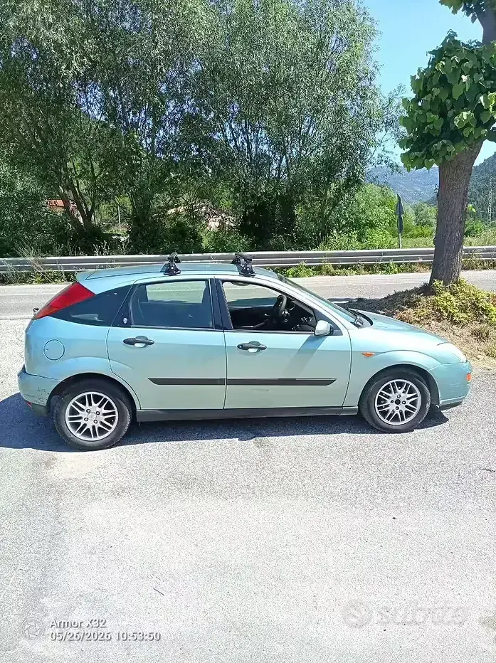 Usata Ford Focus 90 CV (66 kW) 2001 Verde Berlina