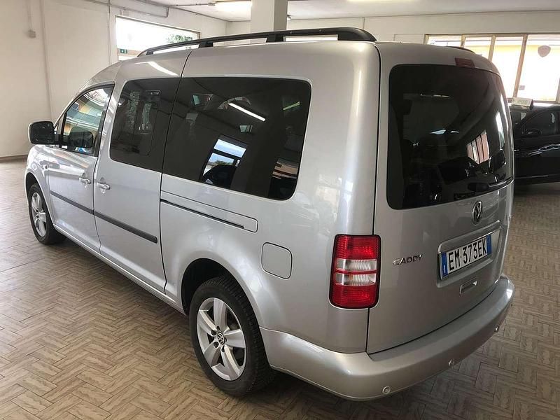 Begagnad VW Caddy 102 HK (75 kW) 2012 Silver Minibuss