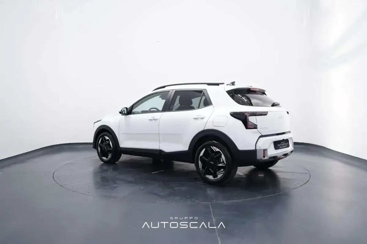 Nuova Kia Stonic Style 116 CV (85 kW) 2025 Clear white SUV