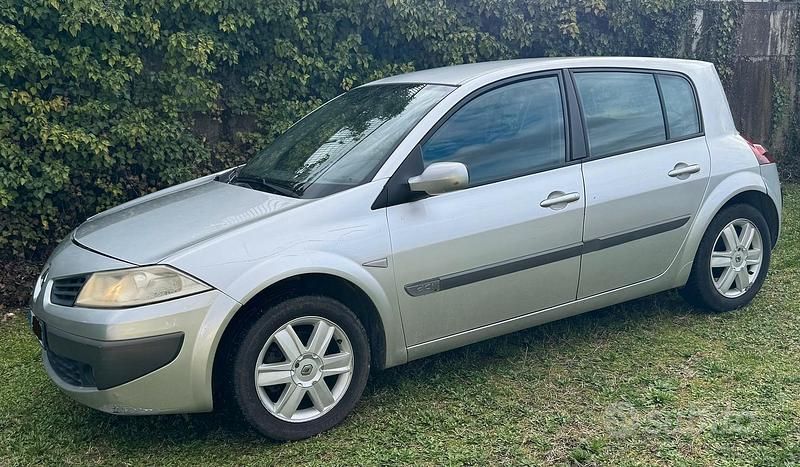 Usata Renault Mégane II 105 CV (77 kW) 2006 Berlina
