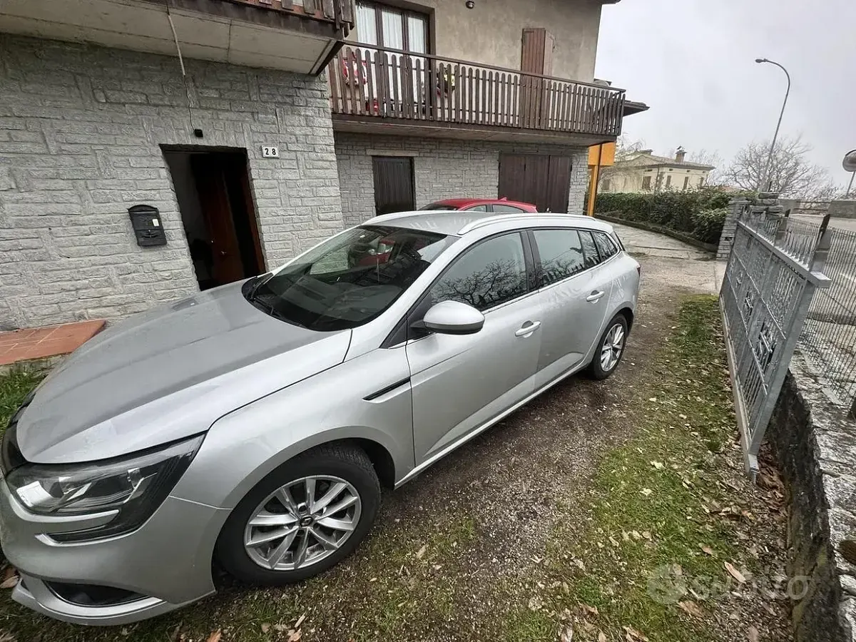 Usata Renault Mégane GrandTour Business 110 CV (80 kW) 2018 Grigio Station wagon