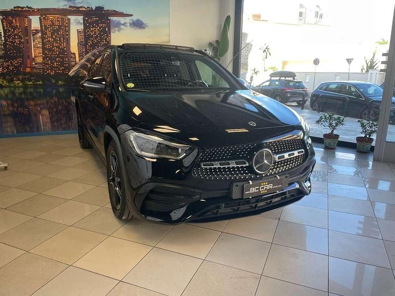 Usata Mercedes GLA200 Premium 150 CV (110 kW) 2021 Nero SUV