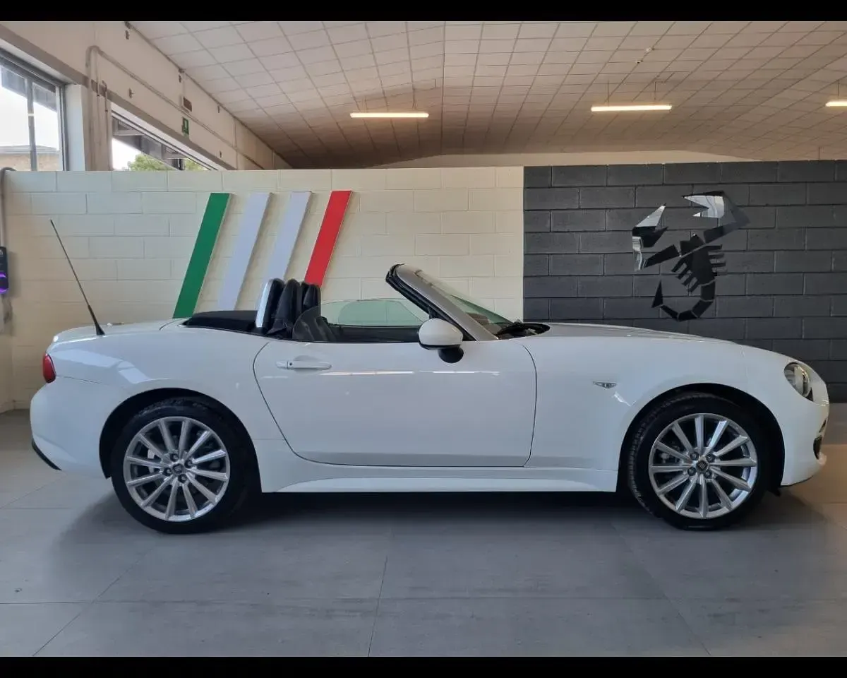 Usata Fiat 124 Spider Lusso 140 CV (102 kW) 2017 Bianco Cabrio