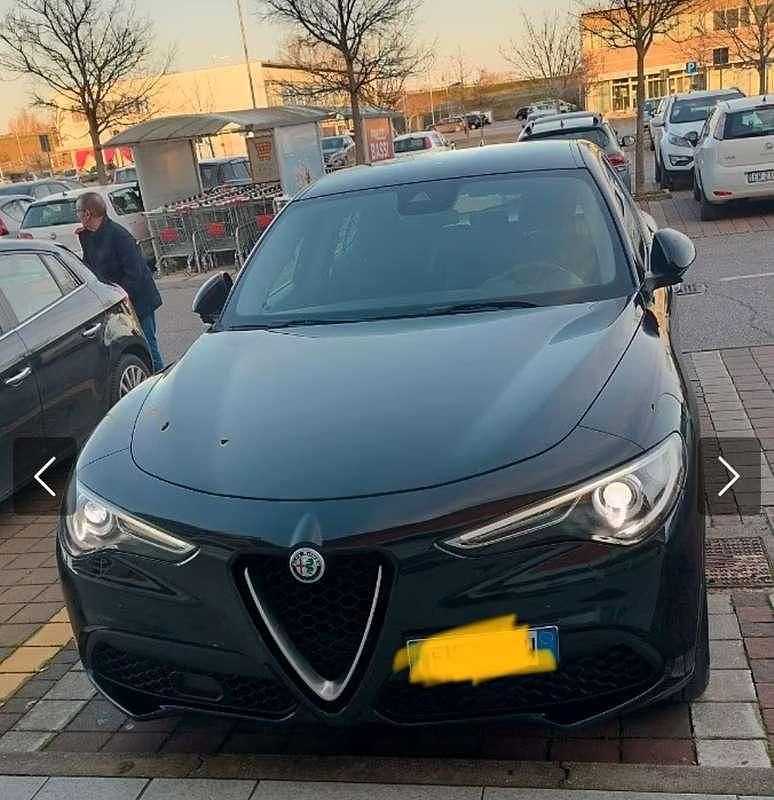 Begagnad Alfa Romeo Stelvio Business 190 HK (139 kW) 2019 Svart SUV