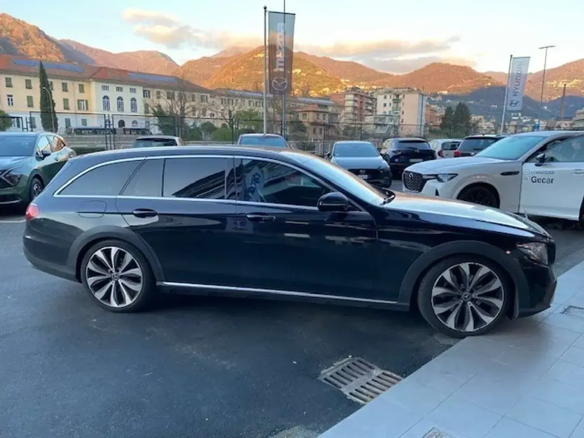 Usata Mercedes E220 All-Terrain Premium 194 CV (142 kW) 2018 Nero Station wagon