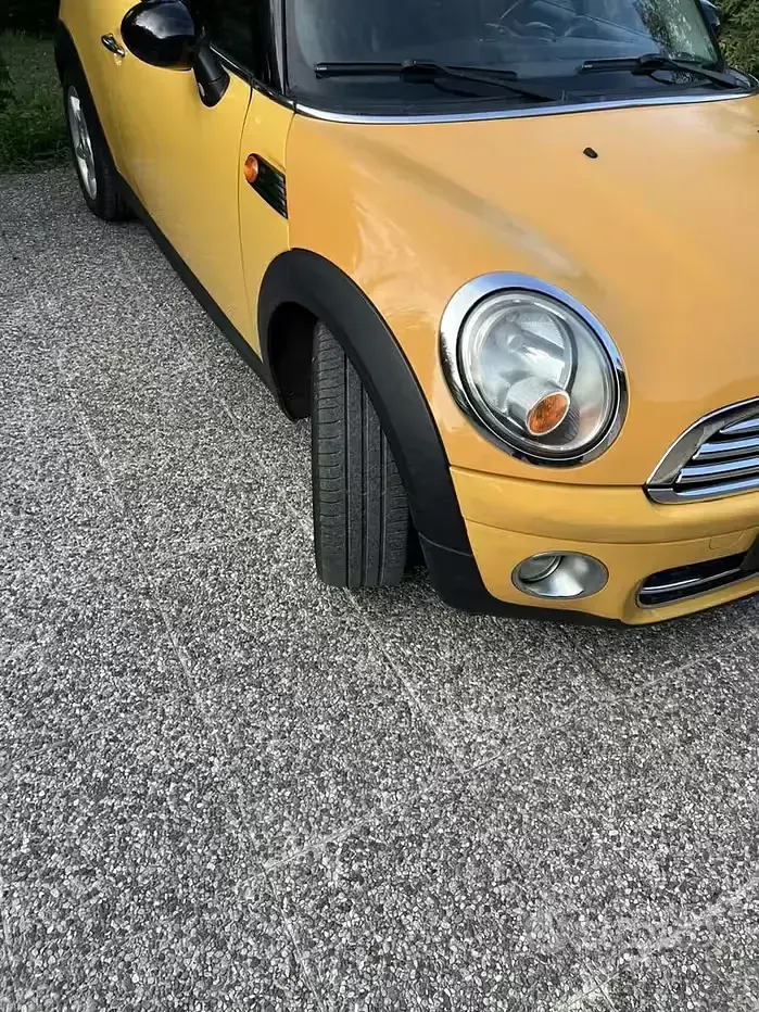 Usata Mini Cooper D 109 CV (80 kW) 2007 Giallo Utilitaria