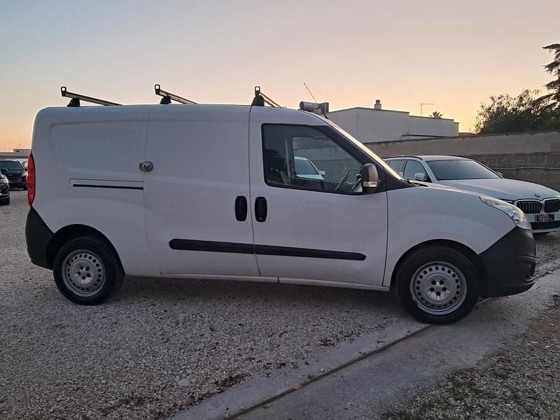 Usata Opel Combo 90 CV (66 kW) 2015 Bianco Monovolume