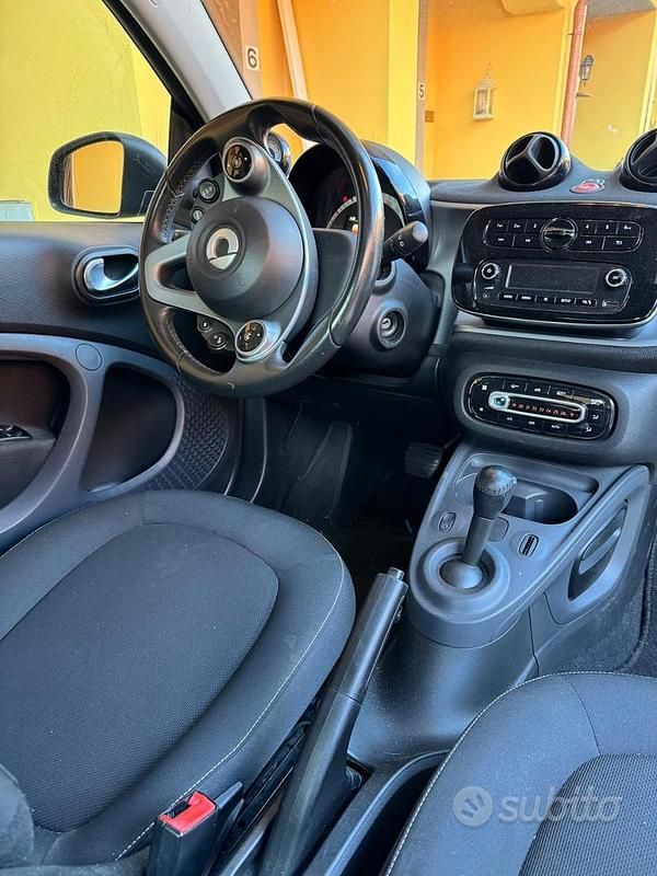 Usata Smart ForTwo Coupé 71 CV (52 kW) 2018 Bianco Coupé