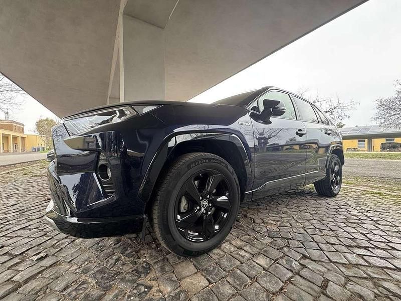 Usata Toyota RAV4 Hybrid 178 CV (130 kW) 2019 Lilla SUV