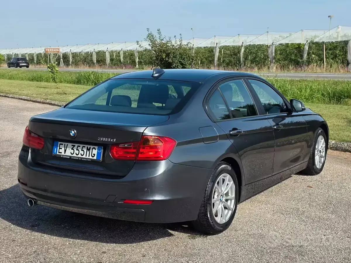 Usata BMW 318 143 CV (105 kW) 2014 Grigio Berlina