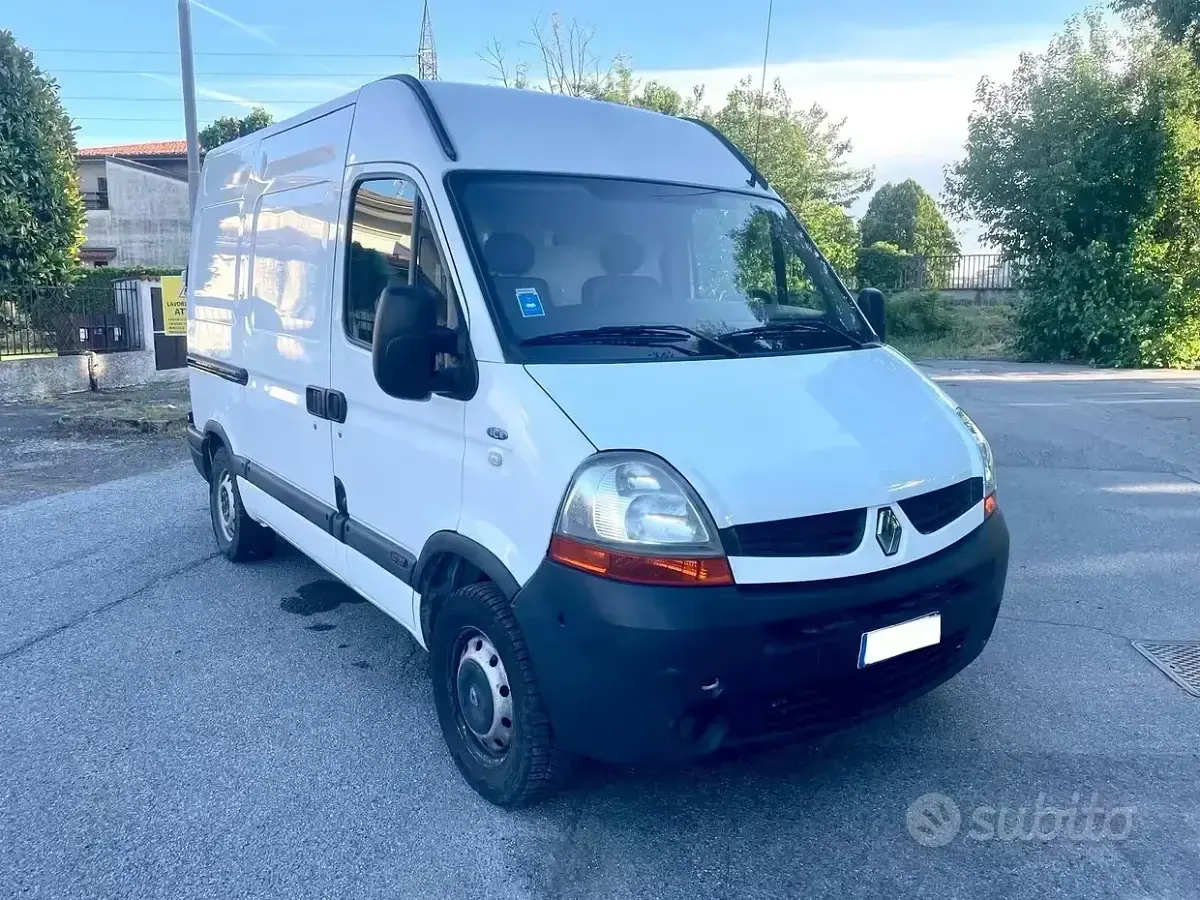 Usata Renault Master 120 CV (88 kW) 2009 Bianco Monovolume