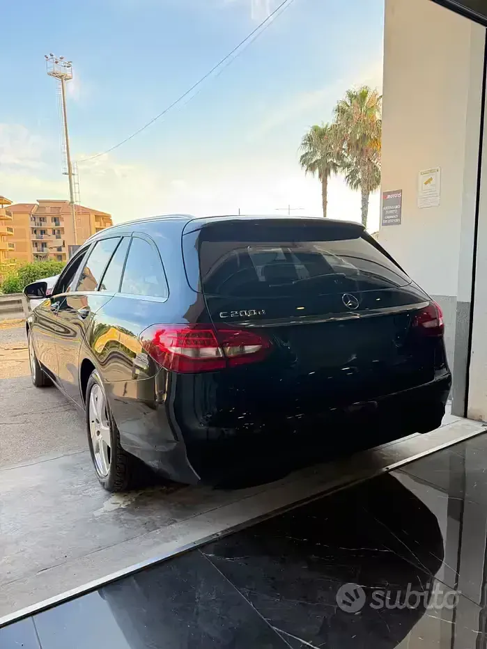 Usata Mercedes C200 116 CV (85 kW) 2016 Nero Station wagon