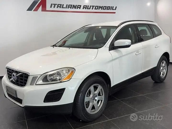 Bianco Usata 2010 Volvo XC60 Momentum SUV | 7500 € (Ottimo prezzo) - Immagine 1/4