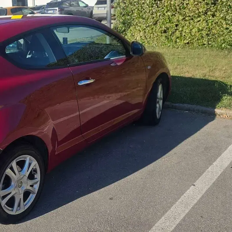 Usata Alfa Romeo MiTo Distinctive 79 CV (58 kW) 2011 Rosso Utilitaria