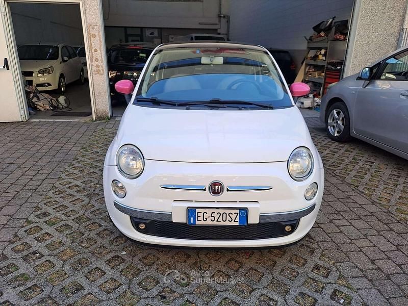 Usata Fiat 500 Lounge 69 CV (50 kW) 2011 Bianco Utilitaria