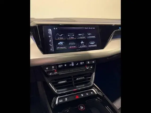 Usata Audi RS e-tron GT Comfort 439 kW (598 CV) 2024 Grigio kemora metallizzato Berlina