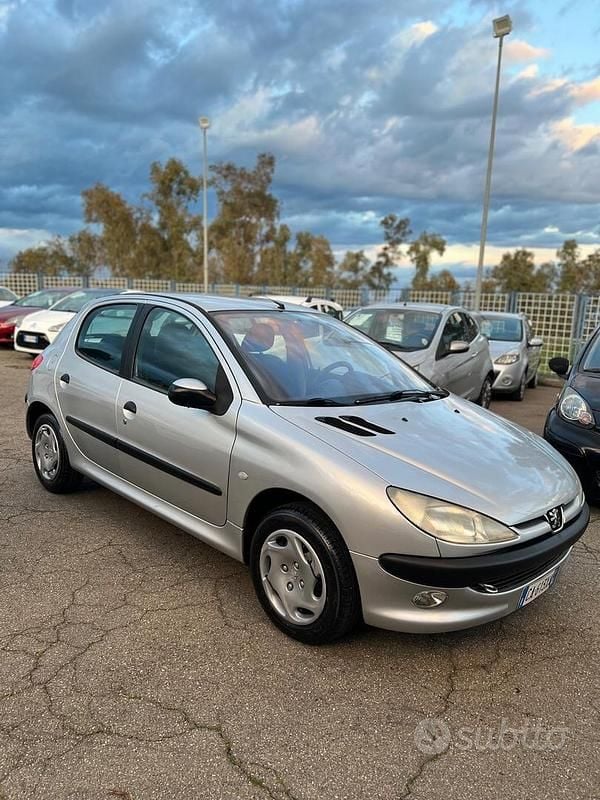 Usata Peugeot 206 60 CV (44 kW) 2002 Grigio Berlina