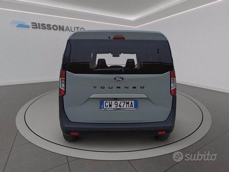 Usata Ford Tourneo Courier Titanium 126 CV (92 kW) 2024 Cactus grey Monovolume