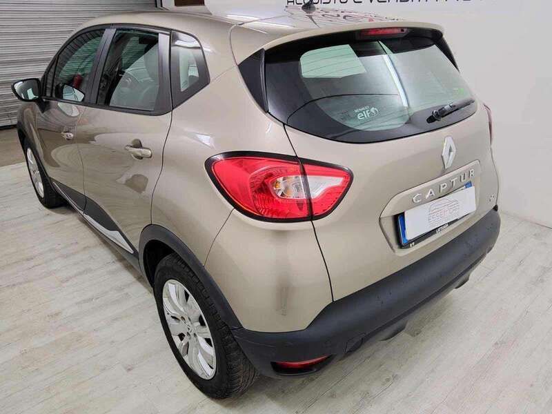 Usata Renault Captur 90 CV (66 kW) 2014 Grigio SUV