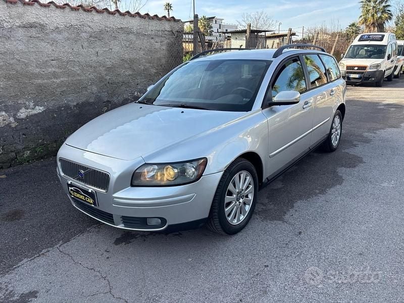 Grigio Usata 2008 Volvo V50 Station wagon | 2499 € (Buon prezzo) - Immagine 1/4