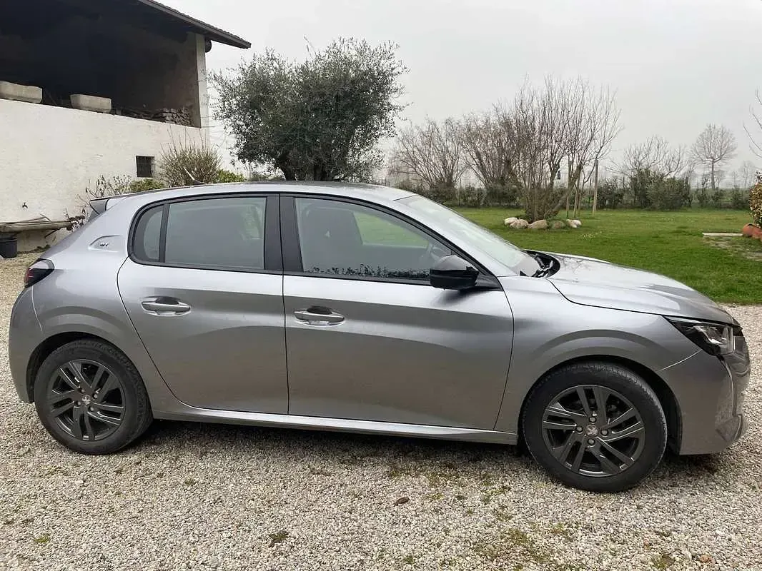 Usata Peugeot 208 Active 75 CV (55 kW) 2022 Grigio Utilitaria