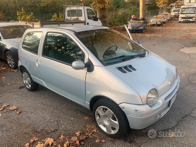 Usata Renault Twingo 58 CV (42 kW) 2004 Grigio Utilitaria
