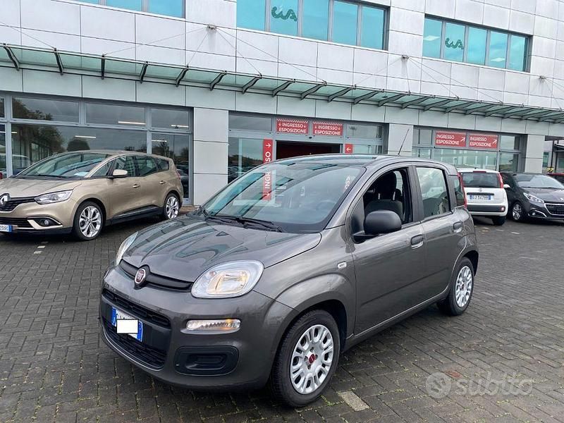 Usata Fiat Panda S 70 CV (51 kW) 2022 Grigio scuro Berlina