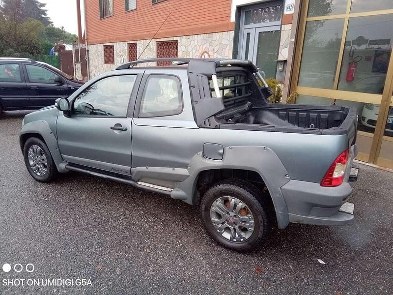 Begagnad Fiat Strada 95 HK (69 kW) 2013 Grå Pickup