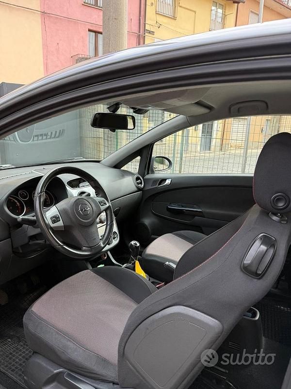 Usata Opel Corsa Sport 90 CV (66 kW) 2006 Grigio Utilitaria