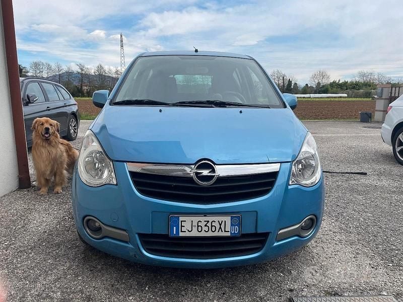 Usata Opel Agila Enjoy 94 CV (69 kW) 2011 Blu Utilitaria