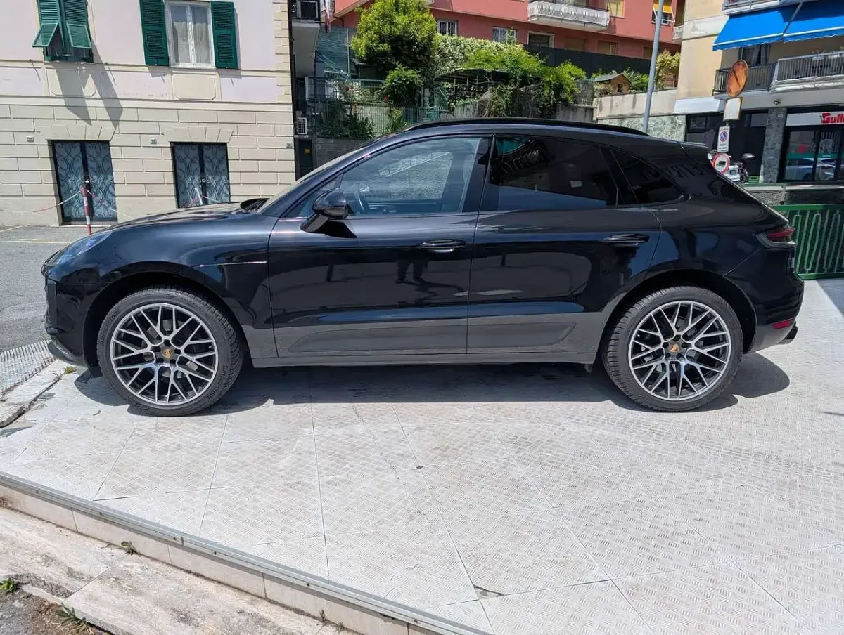 Usata Porsche Macan 245 CV (180 kW) 2019 Nero jet metallizzato SUV