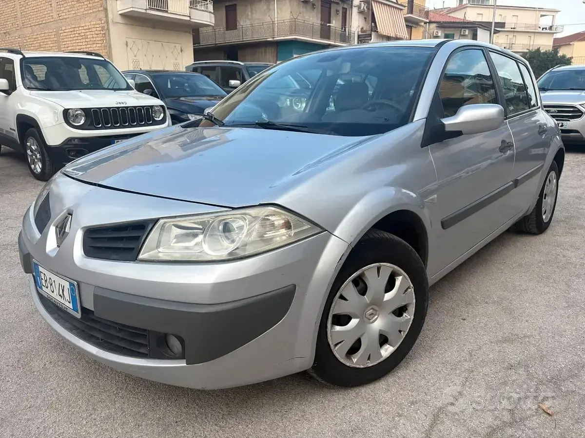 Usata Renault Mégane II 106 CV (77 kW) 2007 Grigio Berlina
