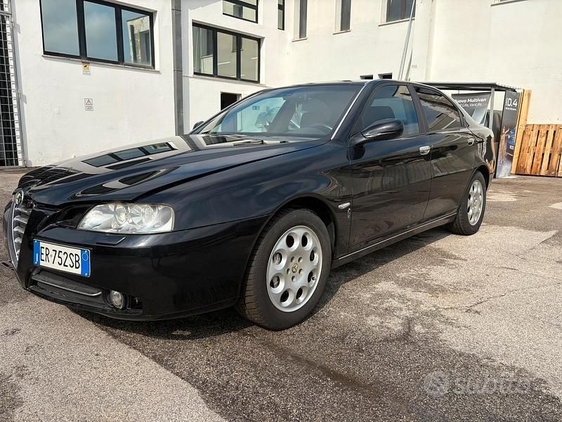 Usata Alfa Romeo 166 188 CV (138 kW) 2004 Nero Berlina