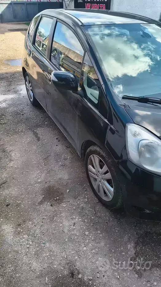 Usata Honda Jazz 99 CV (72 kW) 2009 Nero Utilitaria