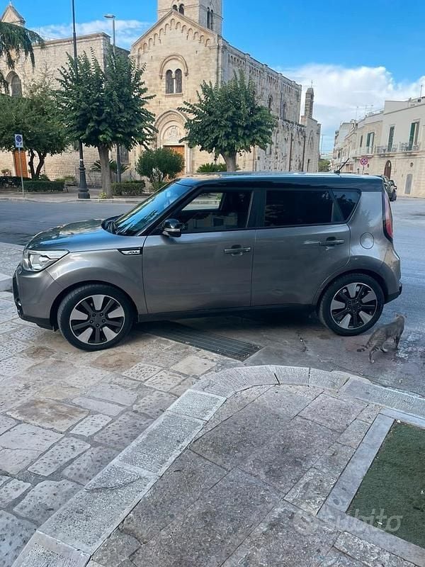 Usata Kia Soul 135 CV (99 kW) 2016 Grigio SUV