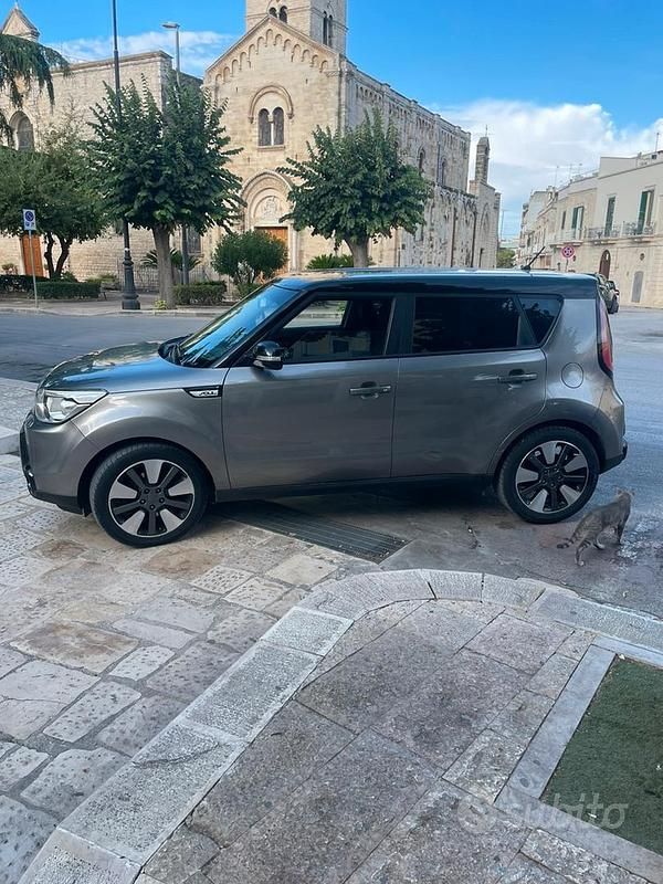 Usata Kia Soul 136 CV (100 kW) 2016 Grigio SUV