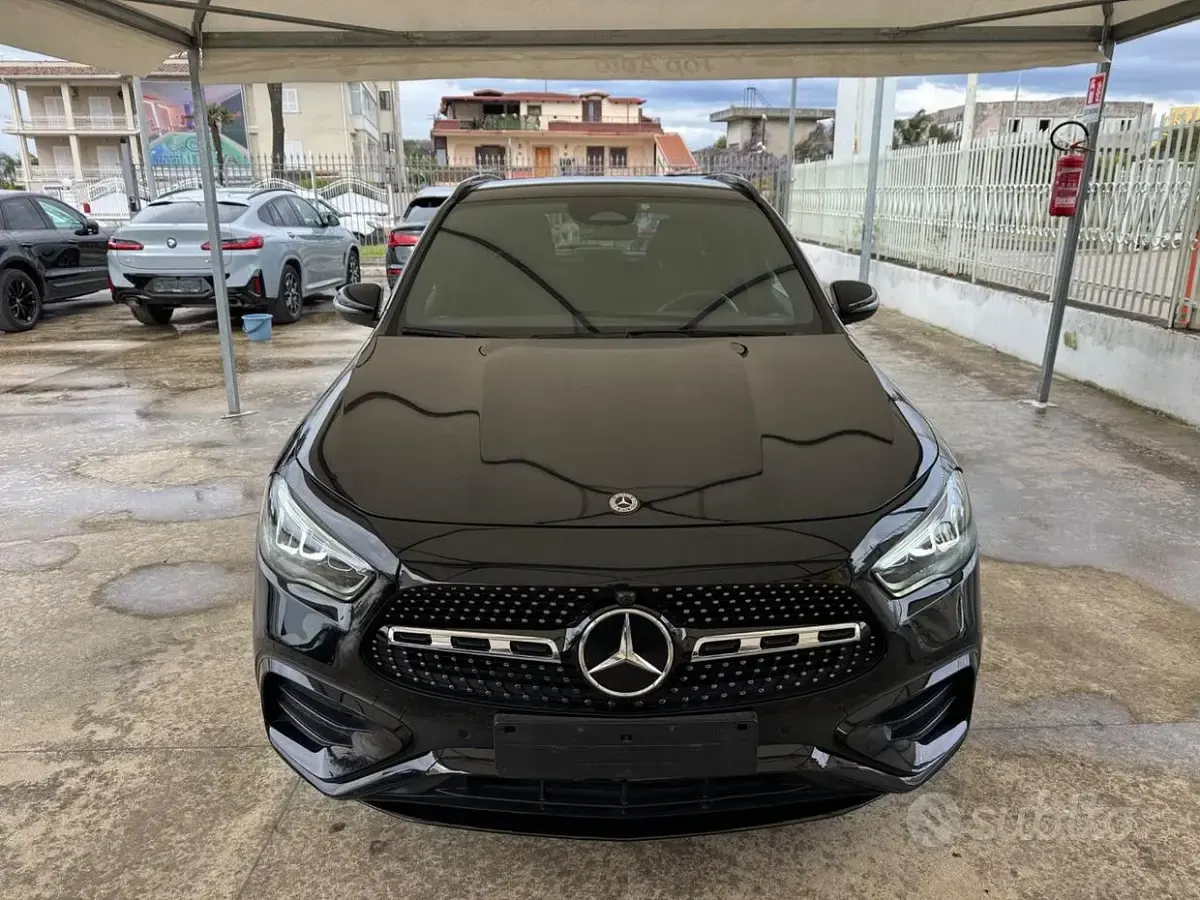 Usata Mercedes GLA180 AMG Line Premium Plus 116 CV (85 kW) 2023 Nero SUV