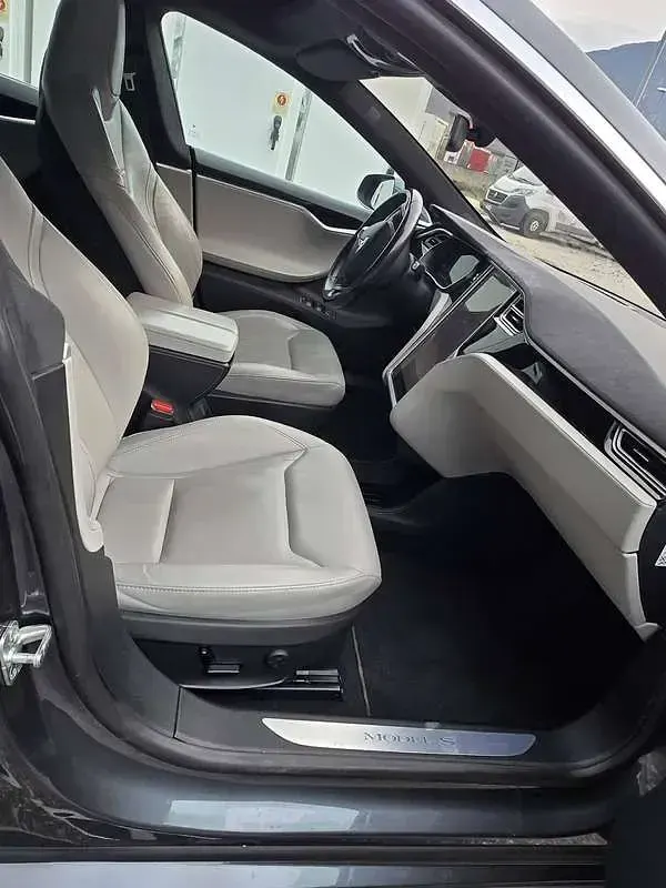 Usata Tesla Model S 136 kW (185 CV) 2016 Grigio Utilitaria
