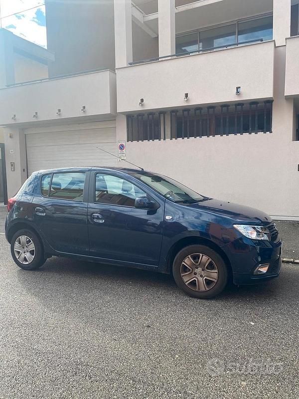 Usata Dacia Sandero Comfort 90 CV (66 kW) 2018 Blu Berlina