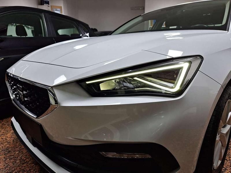 Usata Seat Leon 110 CV (80 kW) 2021 Bianco Berlina