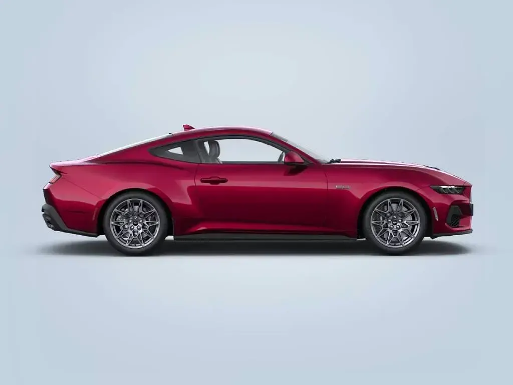 Nuova Ford Mustang GT Fastback 446 CV (328 kW) 2026 Molten magenta  Coupé