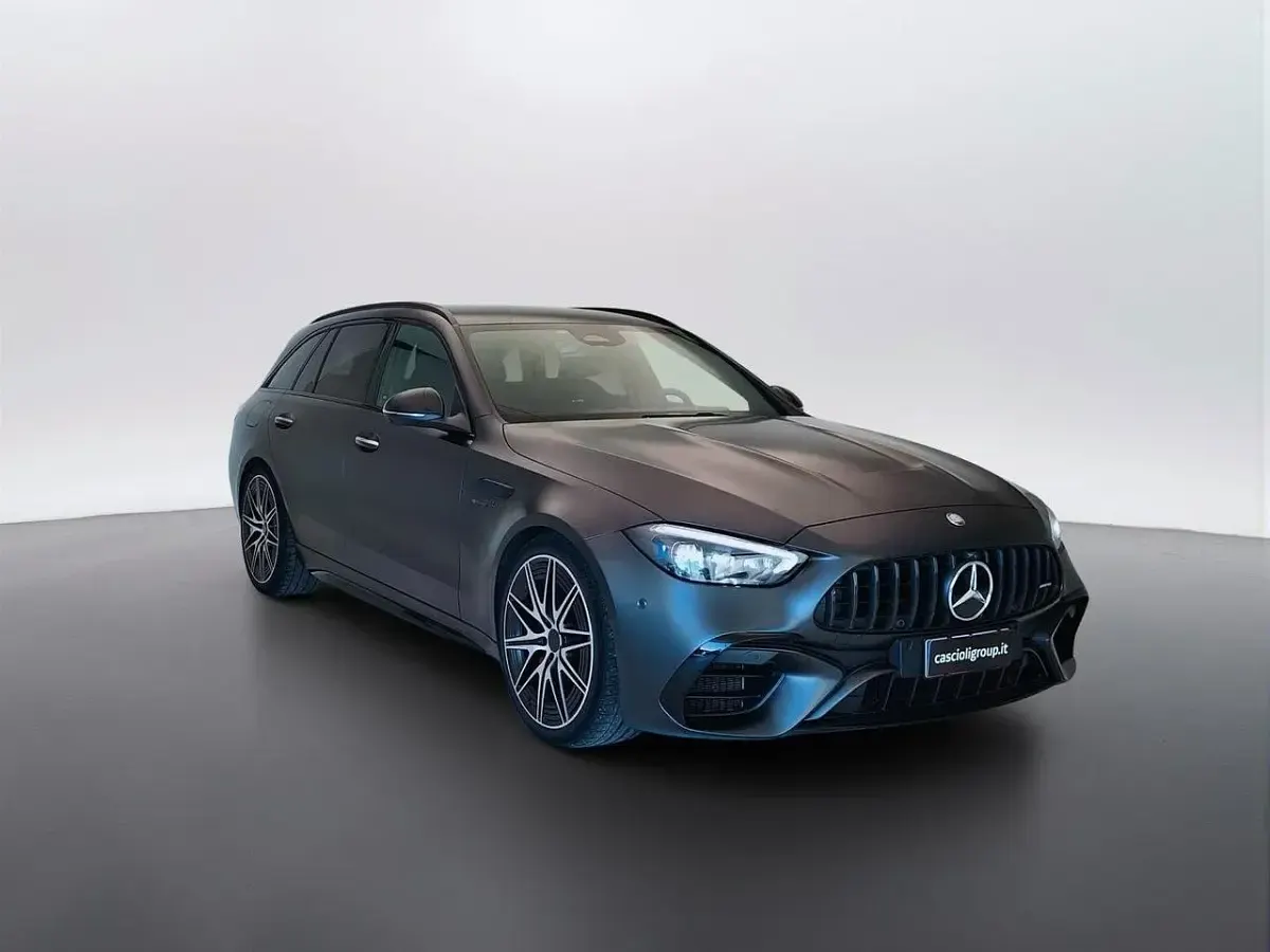 Usata Mercedes S63 AMG Premium Plus 476 CV (350 kW) 2023 Grigio grafite magno Station wagon