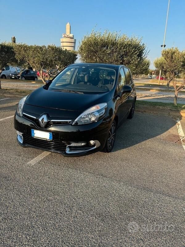 Nero Usata 2013 Renault Scénic III Bose Edition Monovolume | 5800 € (Buon prezzo) - Immagine 1/4