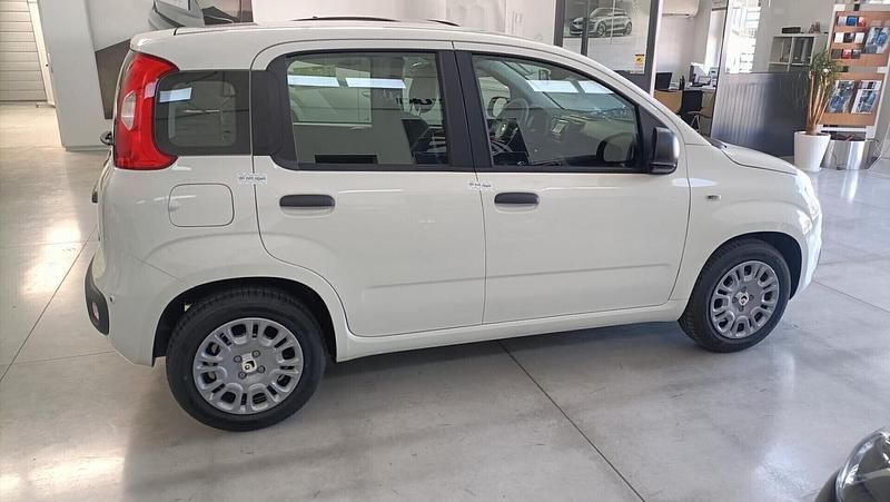 Nuova Fiat Panda S 71 CV (52 kW) 2025 Bianco Utilitaria