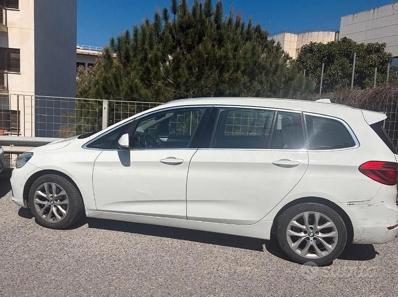 Usata BMW 218 150 CV (110 kW) 2015 Bianco Monovolume