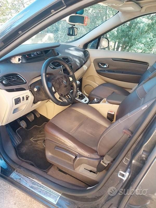 Usata Renault Scénic III XMOD 131 CV (96 kW) 2011 Grigio Monovolume